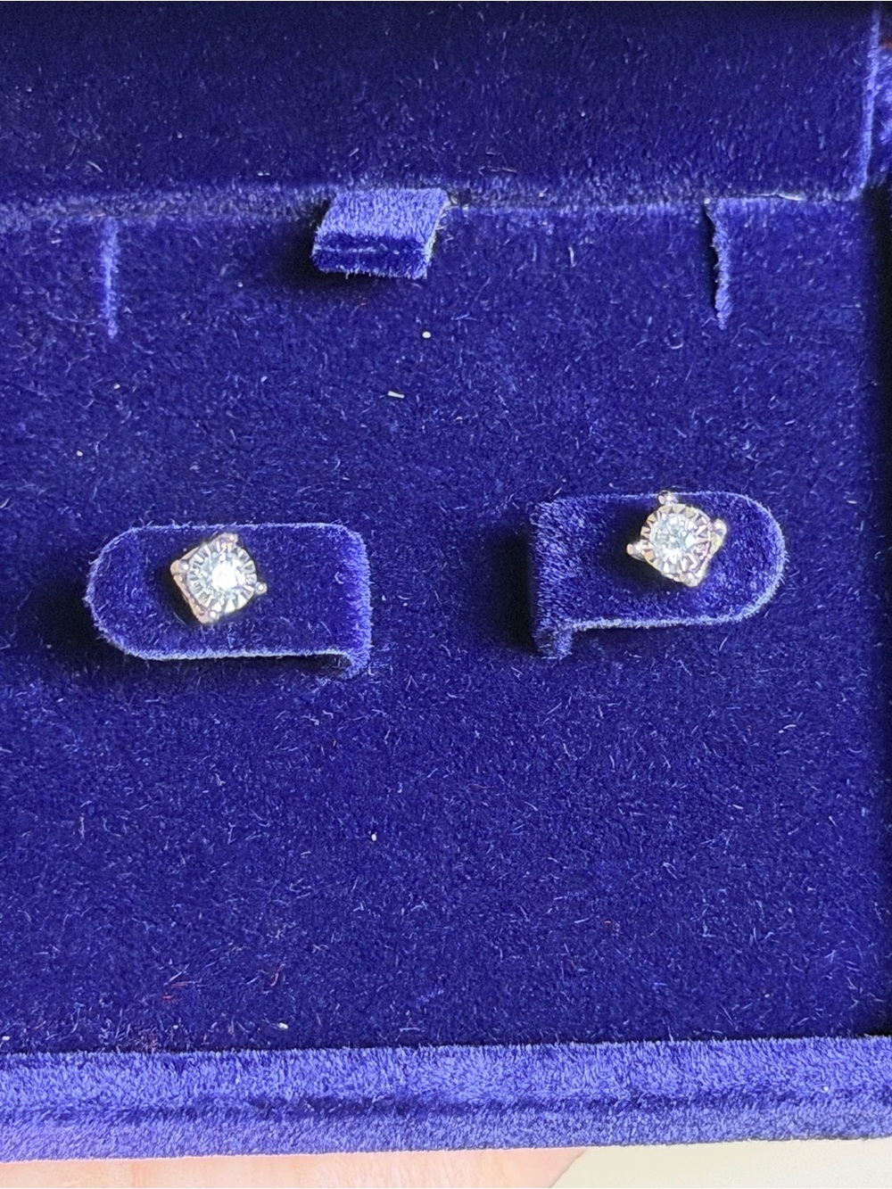 14K White Gold Diamond Stud Earrings